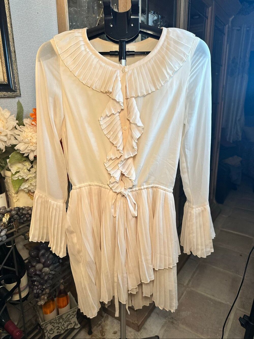 NWOT Fanco pleated ruffle mini dress in size small. Cream, romantic Boho style d